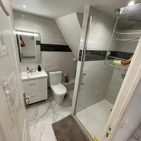 Cozy Corner Apartment Saint-Denis (Seine-Saint-Denis)