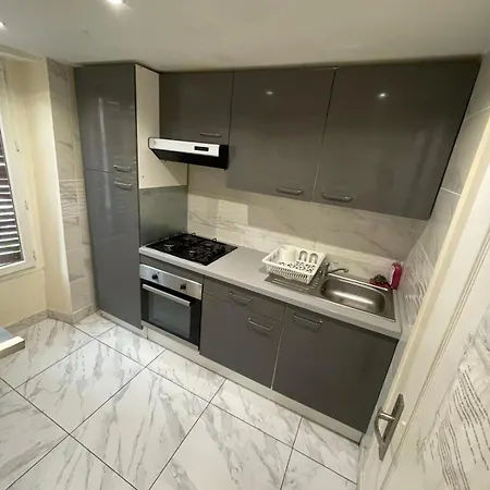 Cozy Corner Apartment Saint-Denis (Seine-Saint-Denis)